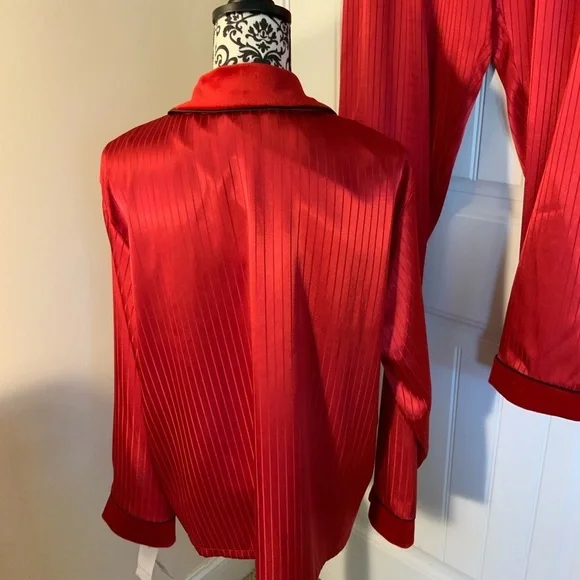 Jones New York Red Satin Pajama Set - Picture 5 of 11